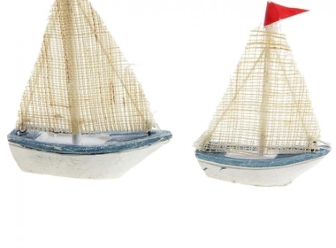Яхта сувенирная малая - борта белые с голубой полосой, белые паруса, красный флаг