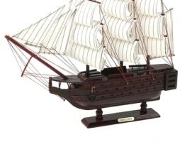 Корабль сувенирный средний - борта темно-коричневые, якорь, три мачты, белые паруса с полосой
